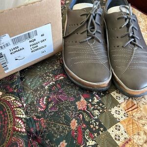 Women’s Foggy Gray Leather Shoes